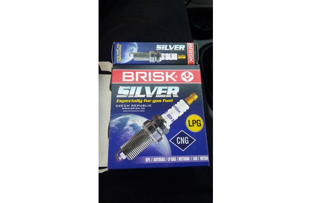 Свечи "Brisk"-LR17YS.4K-0,7-Silver для ГБО/Волга/Газель (двигатель 406, длина резьбы)