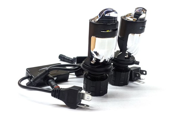 LED комплект A82 с линзой со светотеневой границей/ тип лампы H4 H/L, диод 3570 (50mk) / рабочее напряжение: 12-24V, FLOOD 32W и SPOT 38W, 4000 Lm, 60
