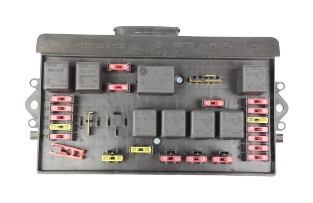 Блок предохранителей 2108, 2109, 21099 старый образец с европредохранителями SKADI