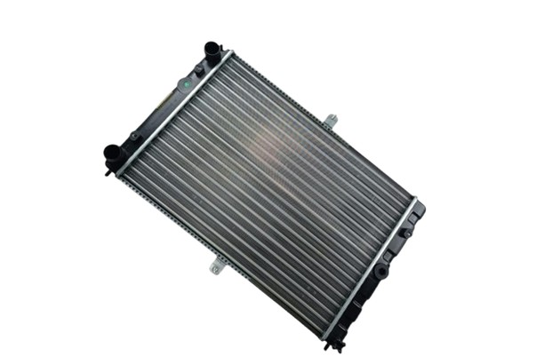 Радиатор охлаждения двигателя 2108, 2109, 21099, 2113, 2114, 2115 универсальный SKADI