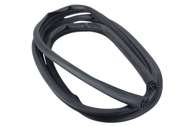 Уплотнитель двери 2170 передний (3315 мм) SKADI